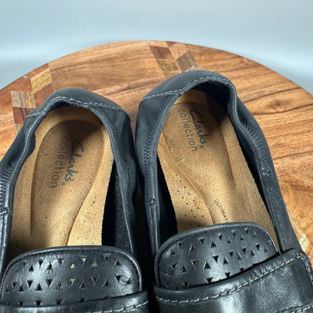 Clarks Collection Womens Black Leather Perforated Loafers Comfort Shoes Size 8.5